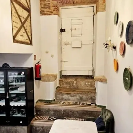 Budget 2 Bed In Bica W Air Con - Belle Epoque Apartment Lisbon