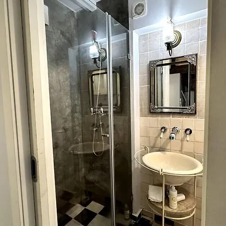 Apartment Budget 2 Bed In Bica W Air Con - Belle Epoque Lisbon