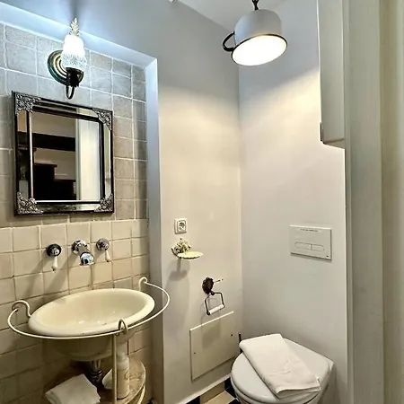 Budget 2 Bed In Bica W Air Con - Belle Epoque *