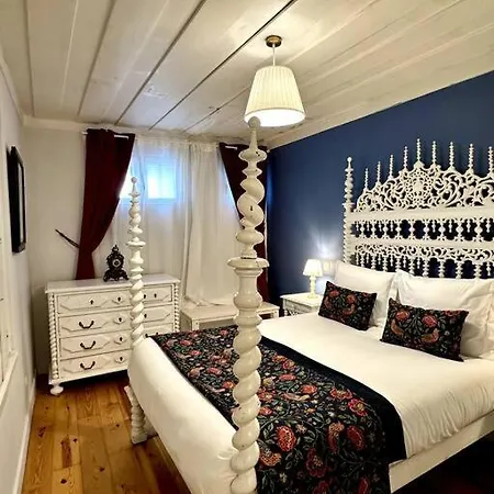 Апартаменты Budget 2 Bed In Bica W Air Con - Belle Epoque *