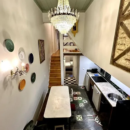 Budget 2 Bed In Bica W Air Con - Belle Epoque * Lisbon