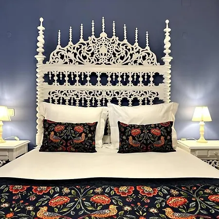 Budget 2 Bed In Bica W Air Con - Belle Epoque * Lisbon