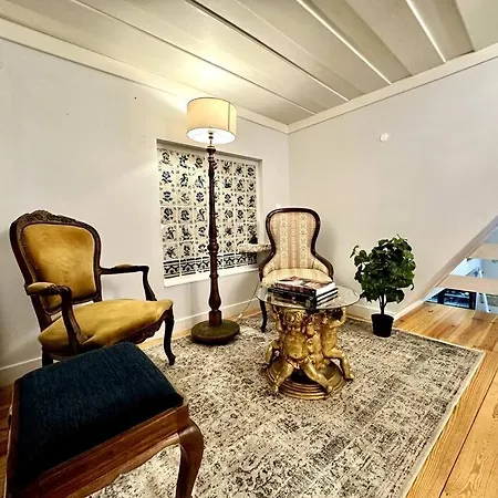 Budget 2 Bed In Bica W Air Con - Belle Epoque Appartement