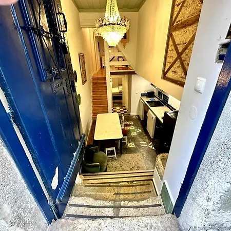 Budget 2 Bed In Bica W Air Con - Belle Epoque Lisbon