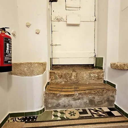 Apartment Budget 2 Bed In Bica W Air Con - Belle Epoque